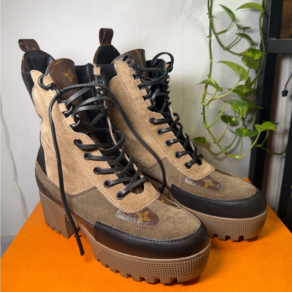 Louis Vuitton Stylish Tan and Brown Women's Boots